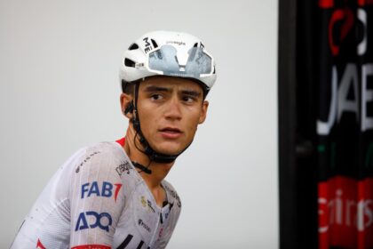 Isaac-Del-Toro-Hace-Historia-Con-Triunfo-en-El-Giro-de-Italia