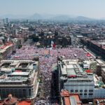 Lupita-DAlessio-Conmueve-en-El-Zocalo-Cdmx-Por-El-Dia-de-Las-Madres