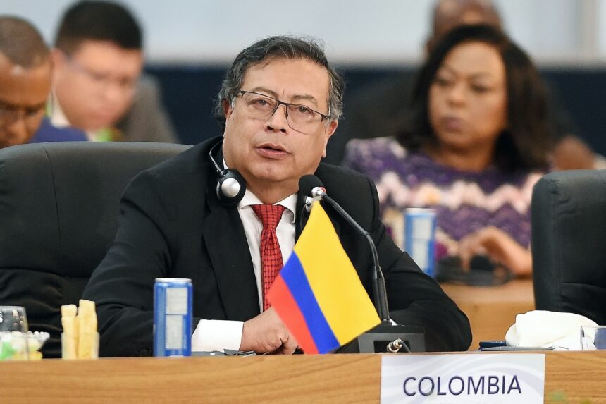 Petro-Suspende-Regla-Fiscal-y-Presenta-Ambiciosa-Reforma