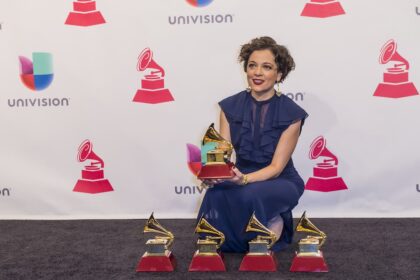 Natalia-Lafourcade-Anuncia-Su-Primer-Embarazo-en-Plena-Gira