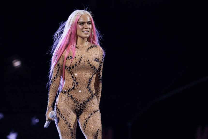 karol-g-graba-video-en-cdmx-junto-a-el-buki