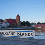 Asamblea-Legislativa-de-las-Falklands_-Debate-Sobre-Vivienda-y-Elecciones
