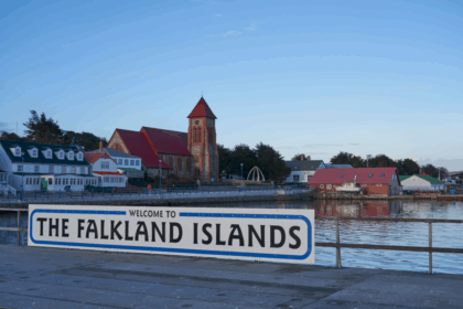 Asamblea-Legislativa-de-las-Falklands_-Debate-Sobre-Vivienda-y-Elecciones
