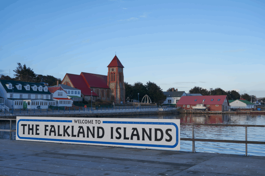 Asamblea-Legislativa-de-las-Falklands_-Debate-Sobre-Vivienda-y-Elecciones