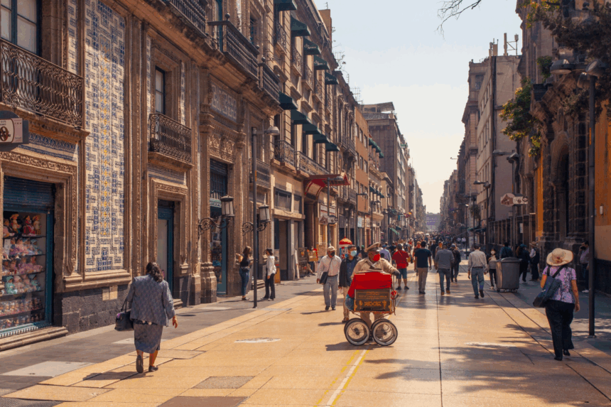 Turismo-en-Mexico-enfrenta-caida-internacional-y-auge-local
